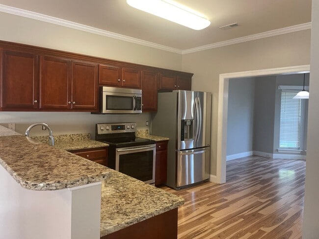 Building Photo - Luxury Condo for Rent