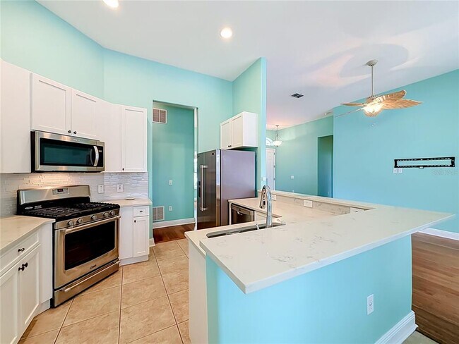 Building Photo - 2947 Majestic Isle Dr