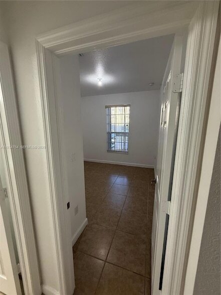 Building Photo - 9248 SW 170th Pl