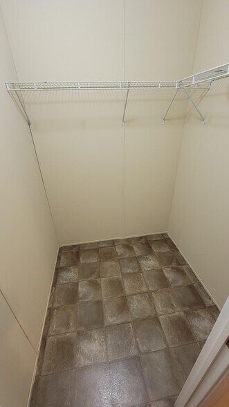 Building Photo - 84 W Sourwood Dr