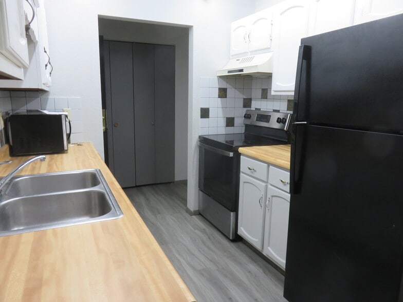 Primary Photo - 1360 32nd St South