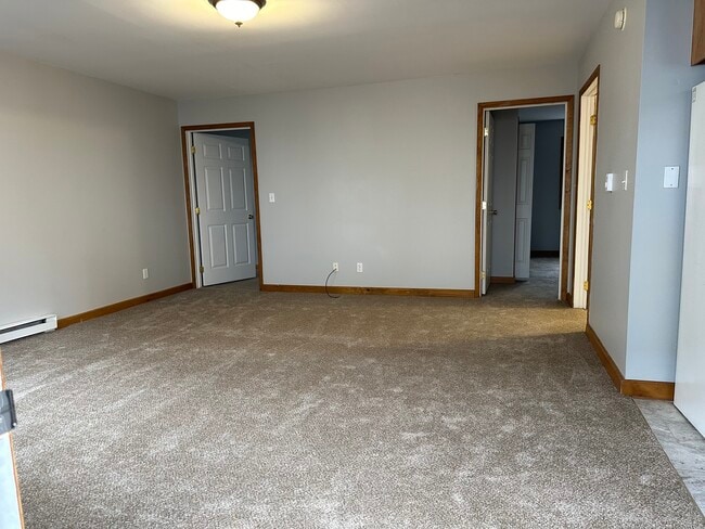 Building Photo - 15 LLC-75 Sailly Avenue