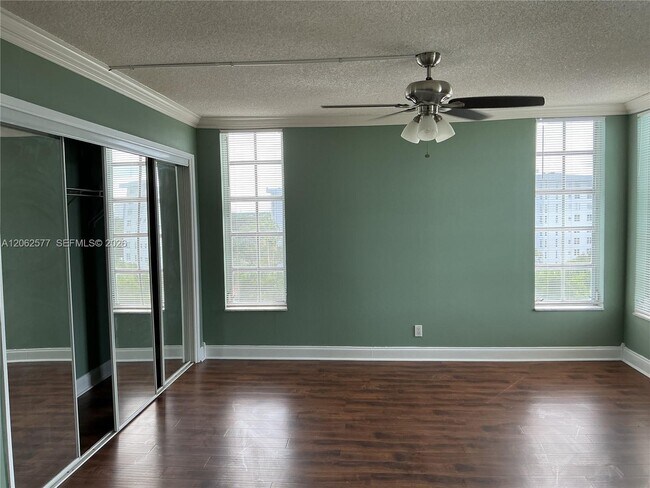Building Photo - 3010 N Course Dr