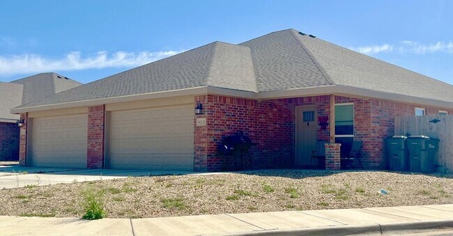 Primary Photo - 5611 Jarvis St