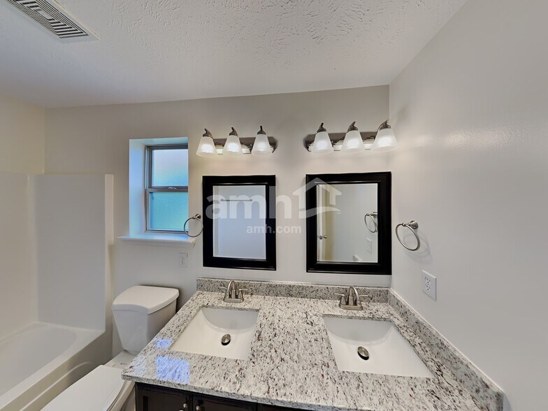 Building Photo - 1034 Shallow Water Way