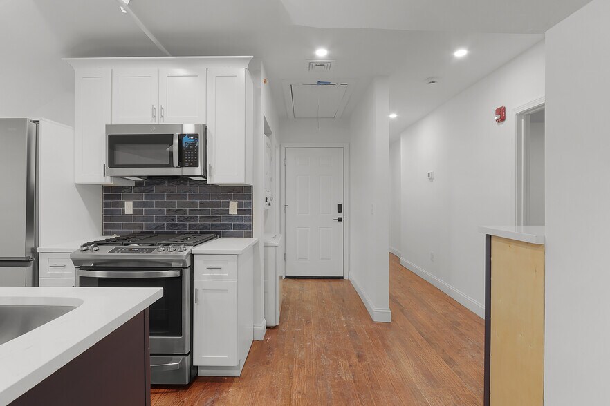 Building Photo - 57 Trumbull St