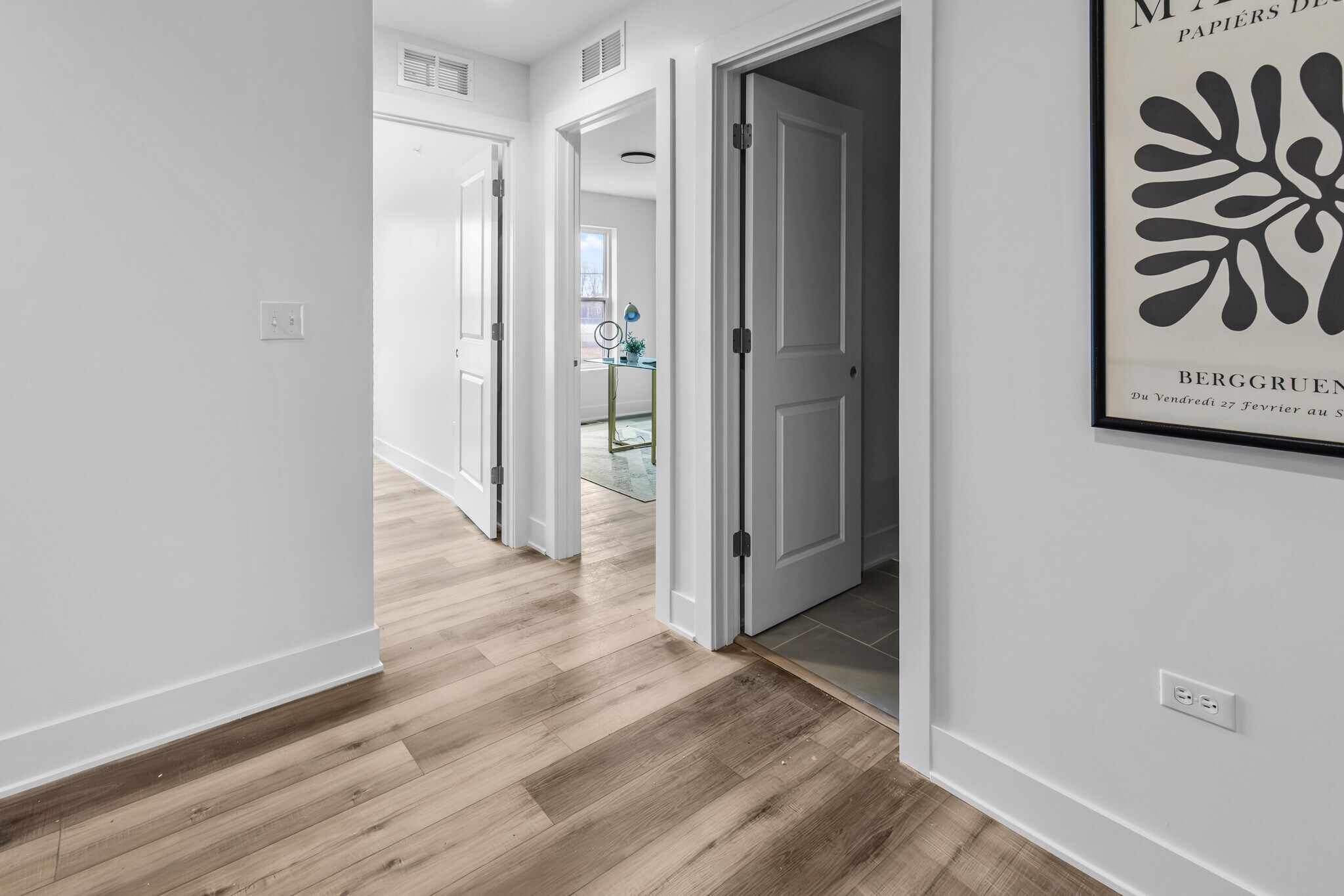 Building Photo - 27W280 Bauer Rd