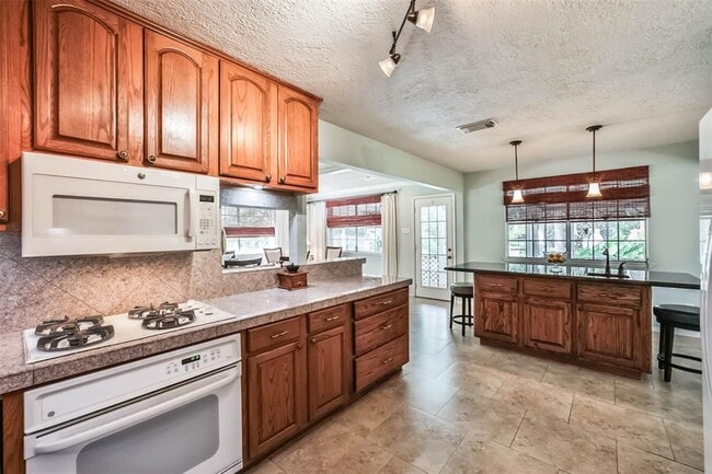 Building Photo - 6911 Sprigg St