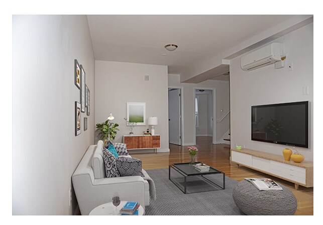 Building Photo - 148 Broadway