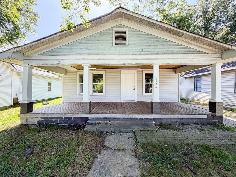 Building Photo - 3504 5th Ave