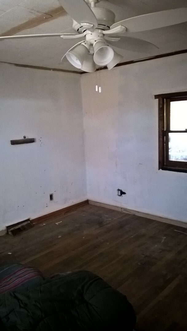 Building Photo - ROCKPORT, IL - Cottage Approx. 2 Acres In ...