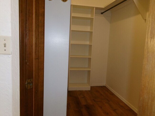 Building Photo - Pets Negotiable with Owner Approval!