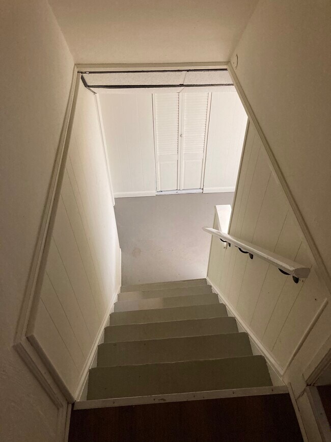 Building Photo - 585 Brittain Rd