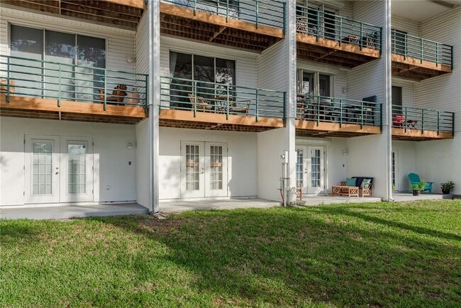 Building Photo - 320 Island Way