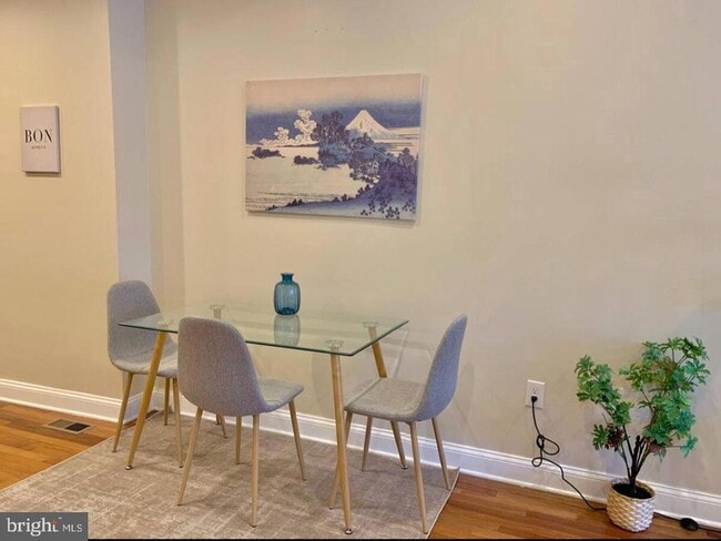 Building Photo - 1404 S 2nd St