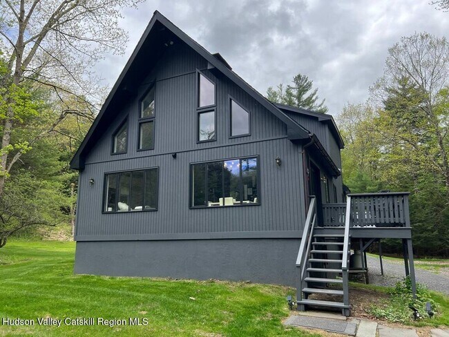 Building Photo - 421 Brown Rd