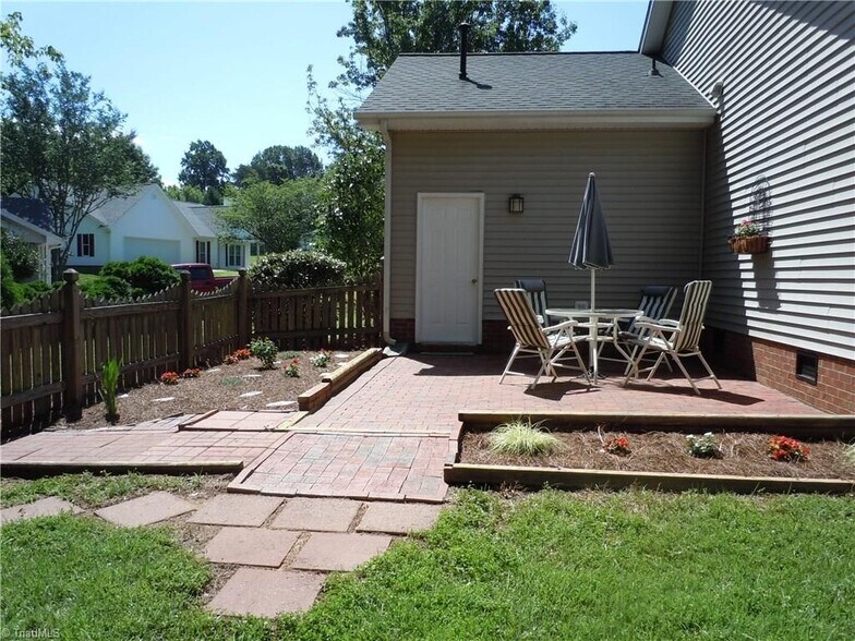 Building Photo - 4007 Sourgum Ct