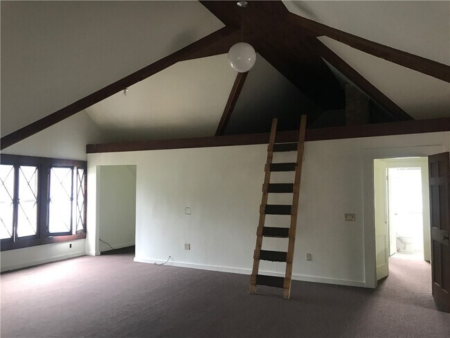 Building Photo - 57 Calumet St