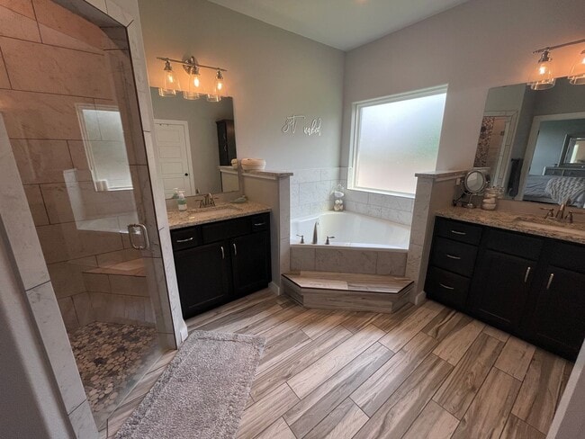 Building Photo - 7109 Diamond Dove Dr