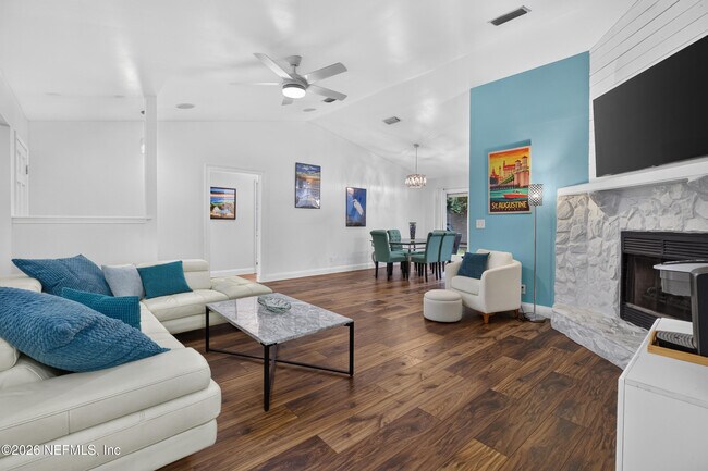 Building Photo - 374 Orchis Rd