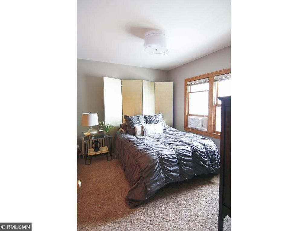 Building Photo - 3536 /3538 Girard Ave S