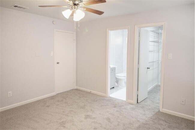 Building Photo - 28 E Brookberry Ct