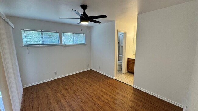 Building Photo - 1304 Conway Dr