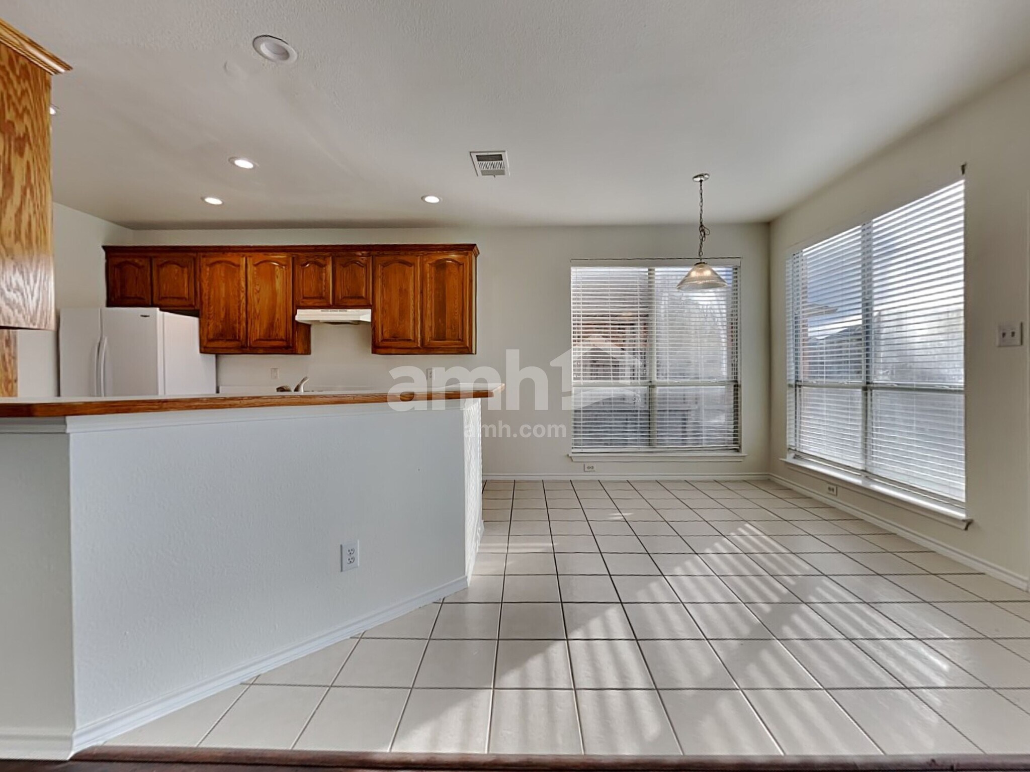 Building Photo - 8751 Sunset Trace Dr