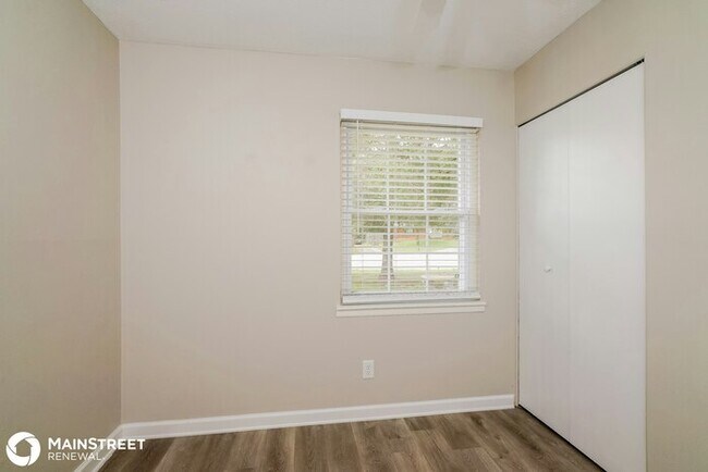 Building Photo - 122 OAKCREST CT, LOUISVILLE, KY 40229