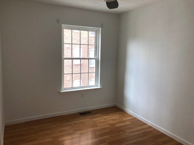 Building Photo - 1730 16th St NW