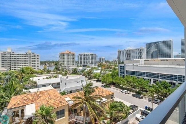 Building Photo - 209 N Fort Lauderdale Beach Blvd