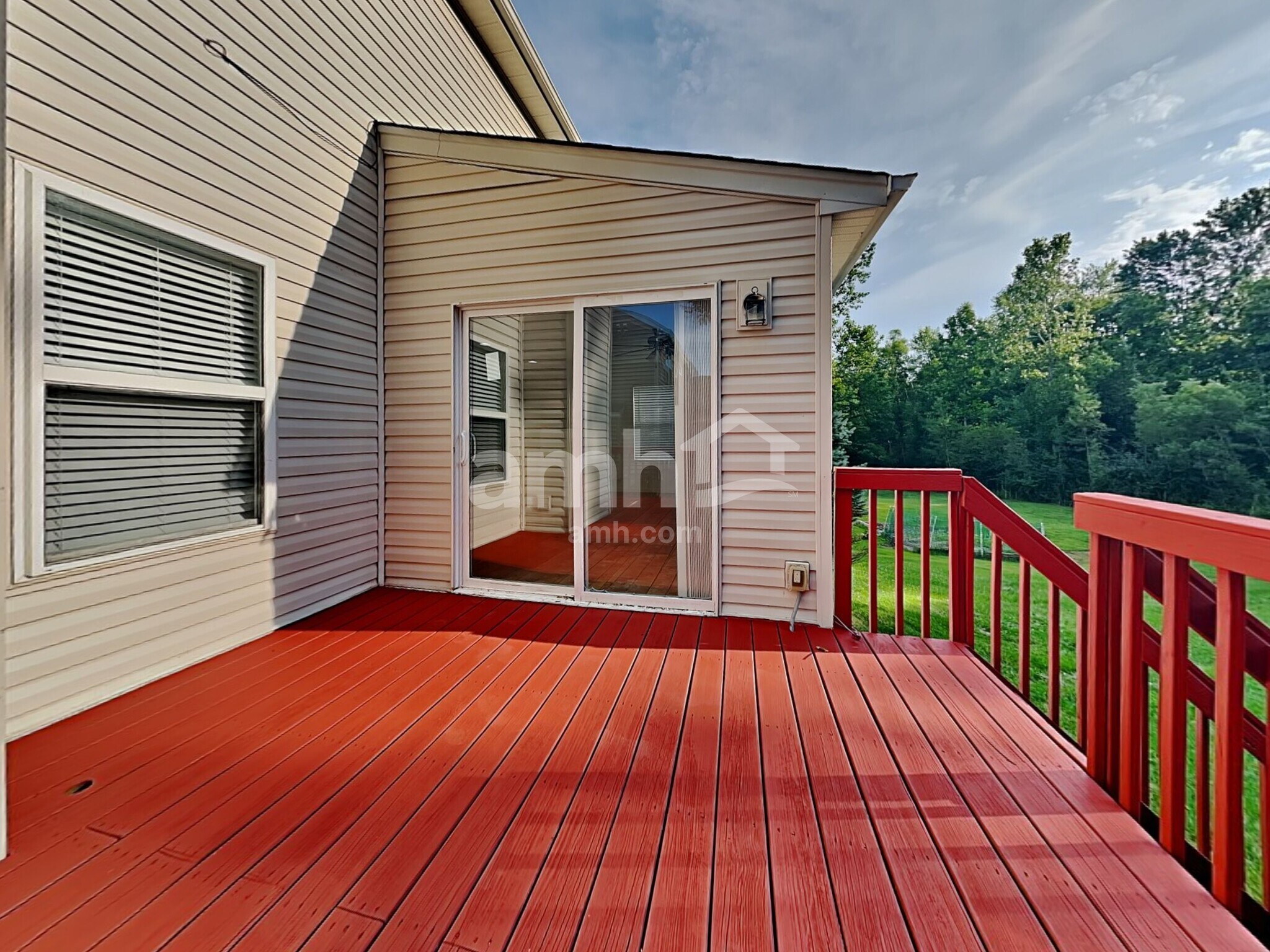 Building Photo - 743 Elm Tree Dr