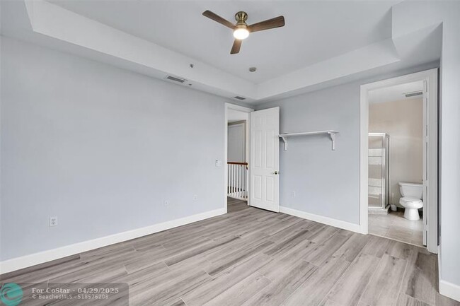 Building Photo - 1902 Coral Heights Ct