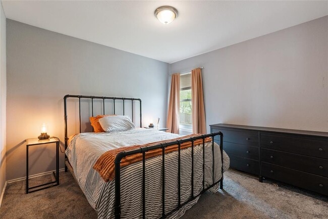 Building Photo - 1329 Amberwood Loop