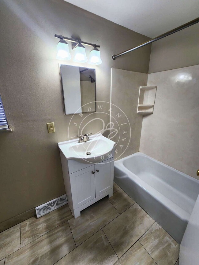 Building Photo - Sylvania Schools | Spacious 3-Bedroom Home in Sylvania Park