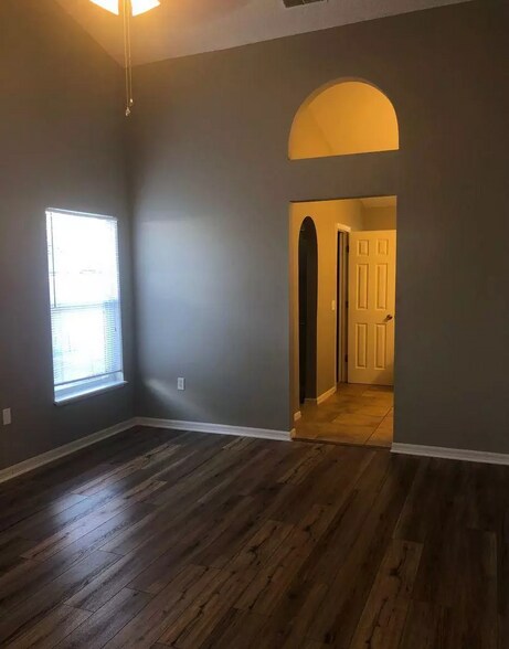 Building Photo - 11382 Aston Hall Dr S