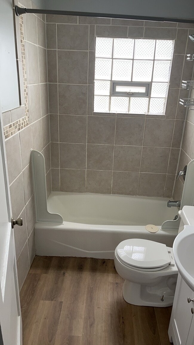 Building Photo - 1561 Sacramento Ave