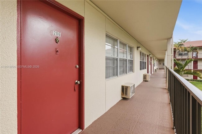 Building Photo - 151 SW 134th Way
