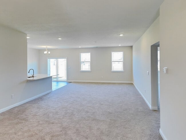 Building Photo - 8842 Faulkner Dr