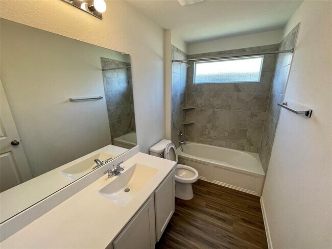 Building Photo - 107 Sophora Dr