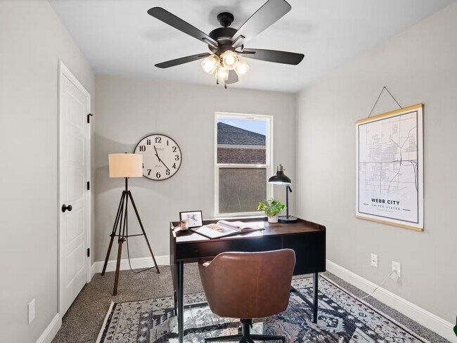 Building Photo - New Beginnings Start At AMRR: 4 bedroom / 2 bath in Apple Crossing!