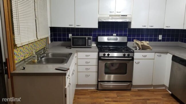 Primary Photo - 2 br, 1.5 bath Townhome - 142 BEACONRIDGE DR