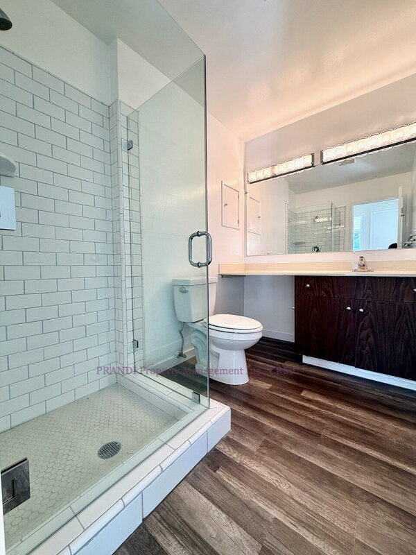 Building Photo - 5221 Shelter Bay Ave