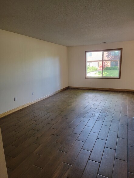 Building Photo - 4701 Woodland Ave