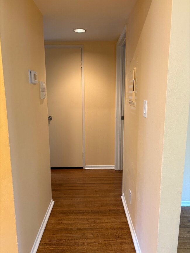 Building Photo - 5874 Bowcroft St