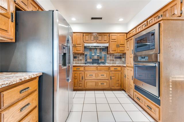 Building Photo - 2805 Staffordshire Dr