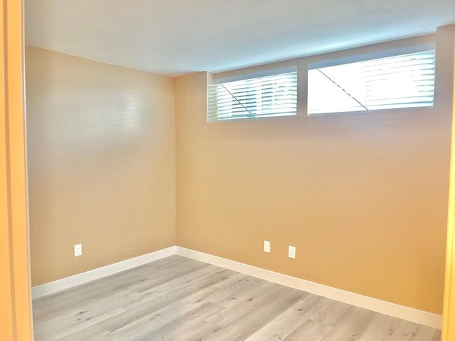 Building Photo - Three Story Four Bedroom 2.5 Bathroom Condo for lease $3,095