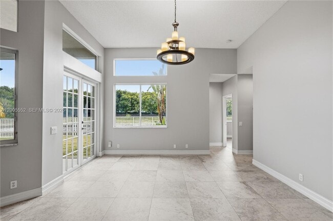 Building Photo - 849 Crestview Cir