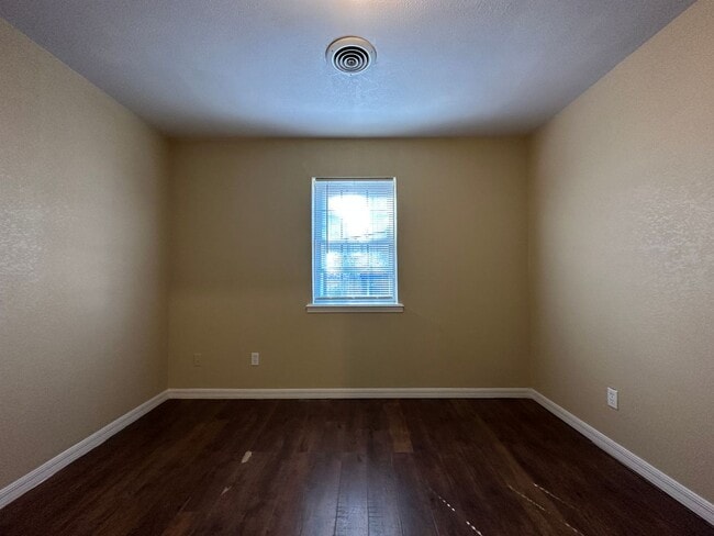 Building Photo - 3201 S 92nd St