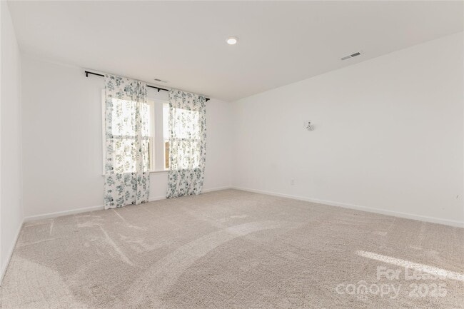 Building Photo - 14040 Lake Home Ln
